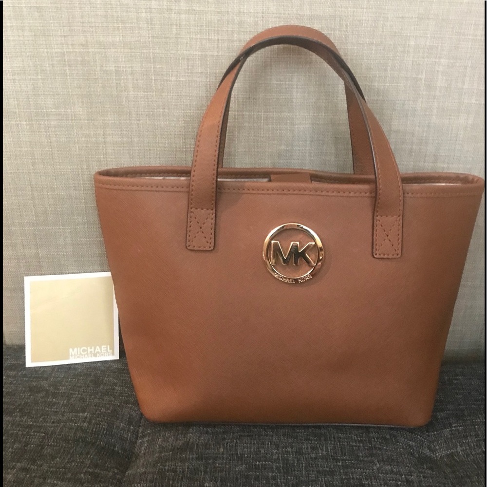 Michaels Kors Satchel Bag w/ care card Leather